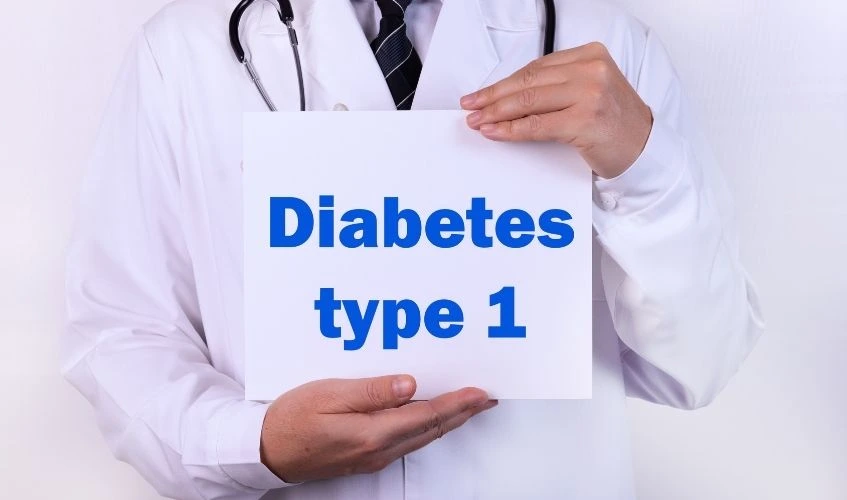 Doctor holding a card with Diabetes type 1 medical concept